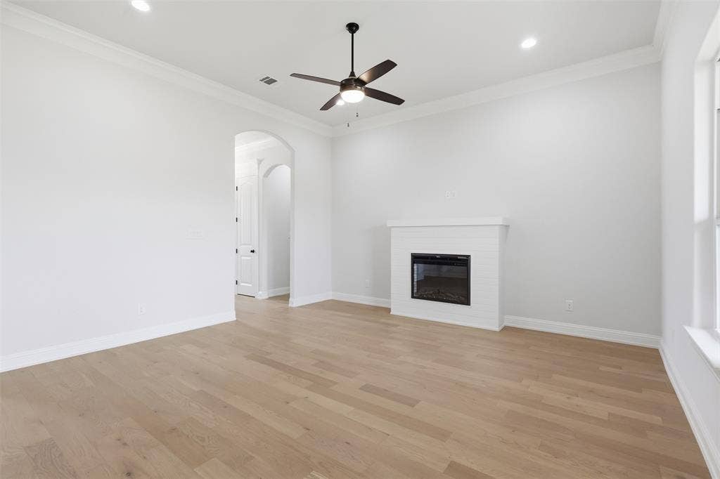 728 Raylan Street, Springtown, TX 76082 728 Raylan Street, Springtown, TX 76082