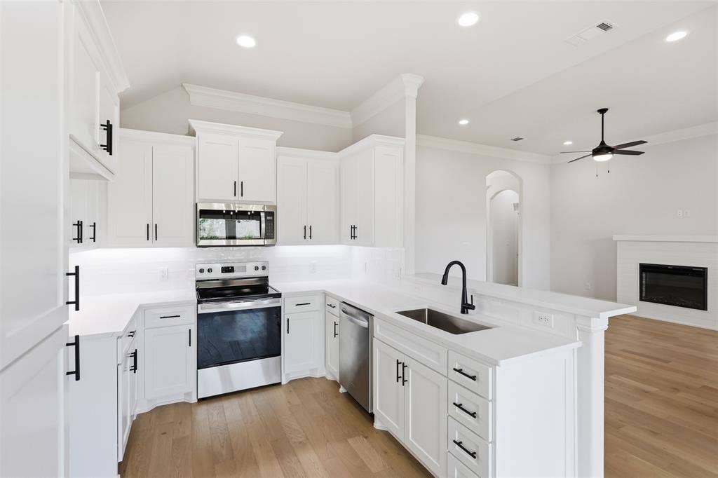 728 Raylan Street, Springtown, TX 76082 728 Raylan Street, Springtown, TX 76082