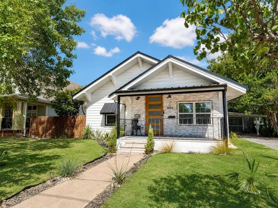 Property photo for 1601 S Travis Street, Sherman, TX