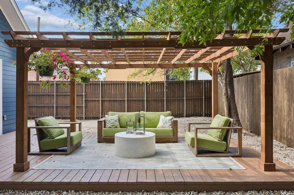 4915 Junius Street, Dallas, TX 75214 Pergola