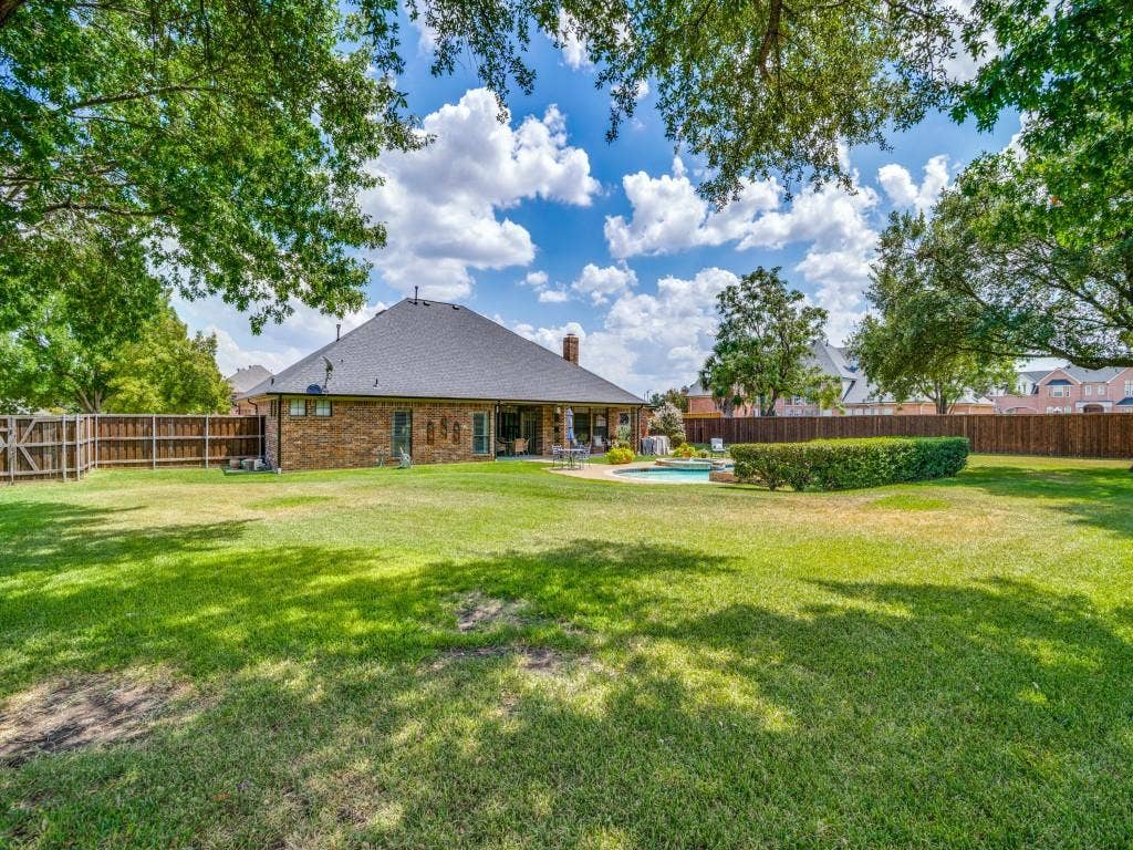 103 Texas Circle, Sunnyvale, TX 75182 Large back yard has plenty of room to run and play!