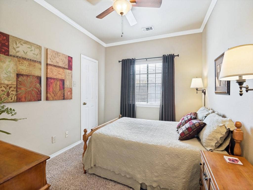 103 Texas Circle, Sunnyvale, TX 75182 Secondary bedroom with large walk-in closet.
