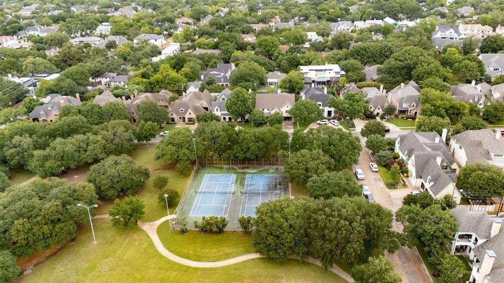 6635 Park Lane, Dallas, TX 75225 Located directly across from Preston Hollow Park with all of its amenities including, tennis courts, walking/running paths, playground, sports fields and pavilion.