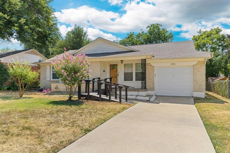 Property photo for 3114 San Medina Avenue, Dallas, TX