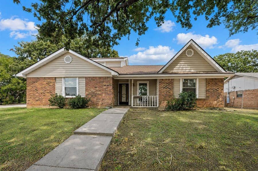 Property photo for 4601 Mandalay Drive, Arlington, TX