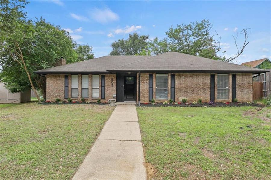 Property photo for 905 Timber Valley Circle, Flower Mound, TX