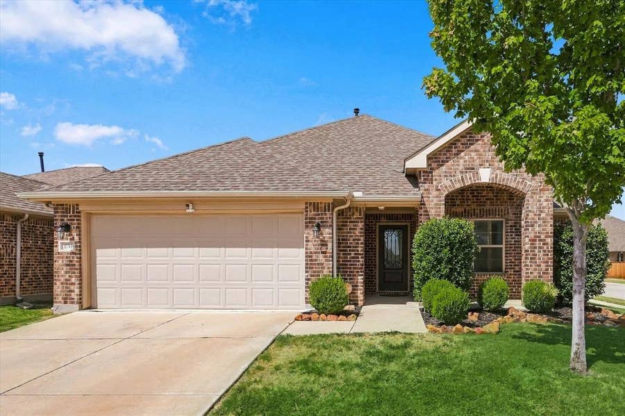 Property photo for 1733 Ridge Creek Lane, Aubrey, TX
