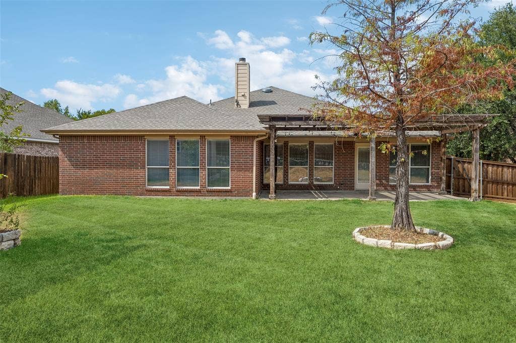 655 Campolina Drive, Grand Prairie, TX 75052 655 Campolina Drive, Grand Prairie, TX 75052