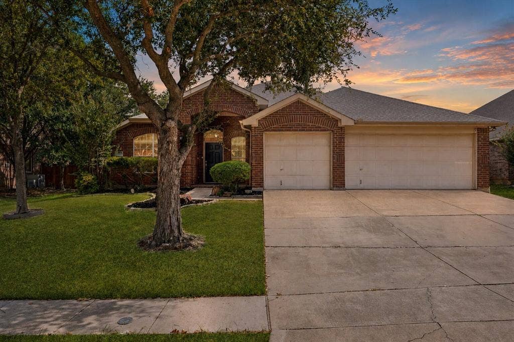 655 Campolina Drive, Grand Prairie, TX 75052 655 Campolina Drive, Grand Prairie, TX 75052