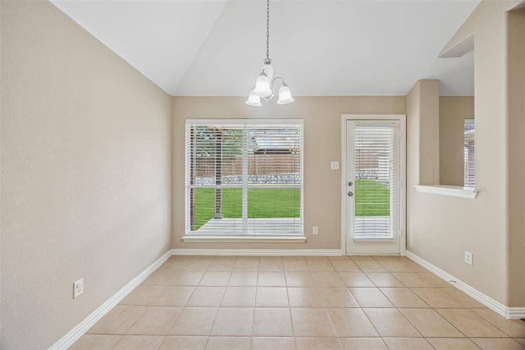 655 Campolina Drive, Grand Prairie, TX 75052 655 Campolina Drive, Grand Prairie, TX 75052
