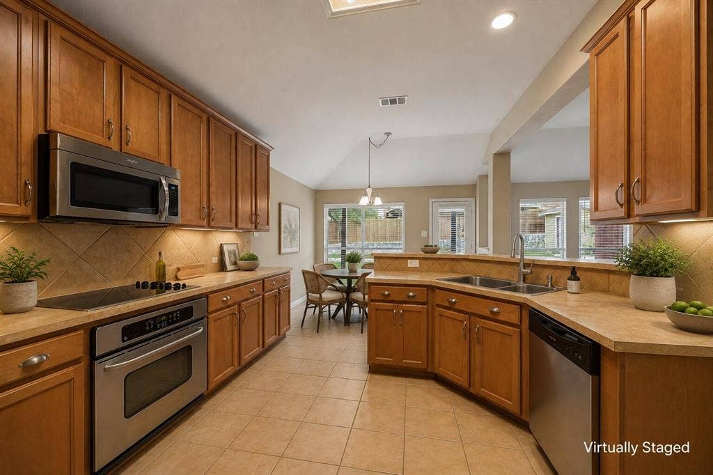 655 Campolina Drive, Grand Prairie, TX 75052 655 Campolina Drive, Grand Prairie, TX 75052