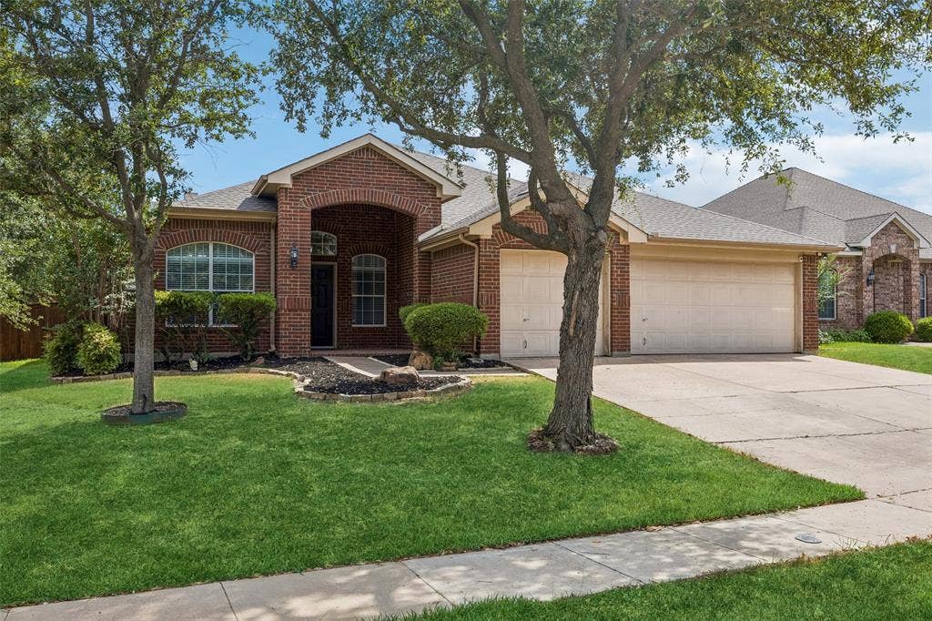 655 Campolina Drive, Grand Prairie, TX 75052 655 Campolina Drive, Grand Prairie, TX 75052