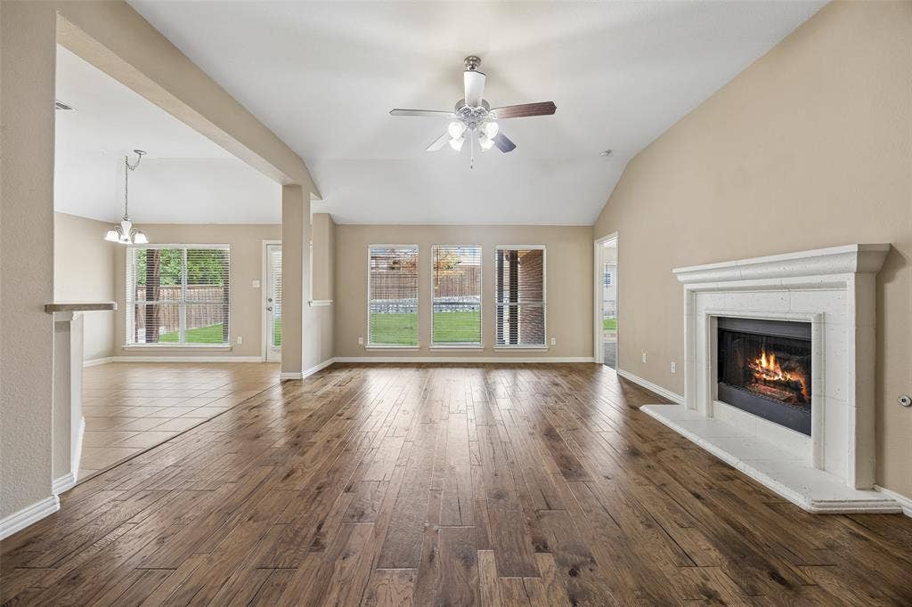 655 Campolina Drive, Grand Prairie, TX 75052 655 Campolina Drive, Grand Prairie, TX 75052