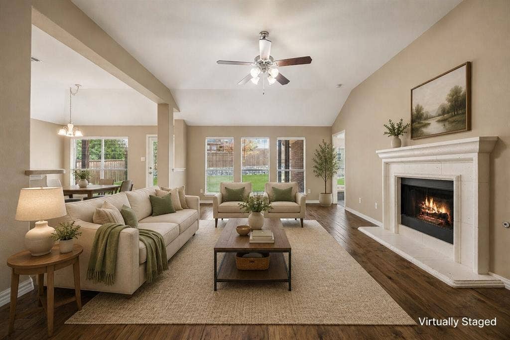 655 Campolina Drive, Grand Prairie, TX 75052 655 Campolina Drive, Grand Prairie, TX 75052