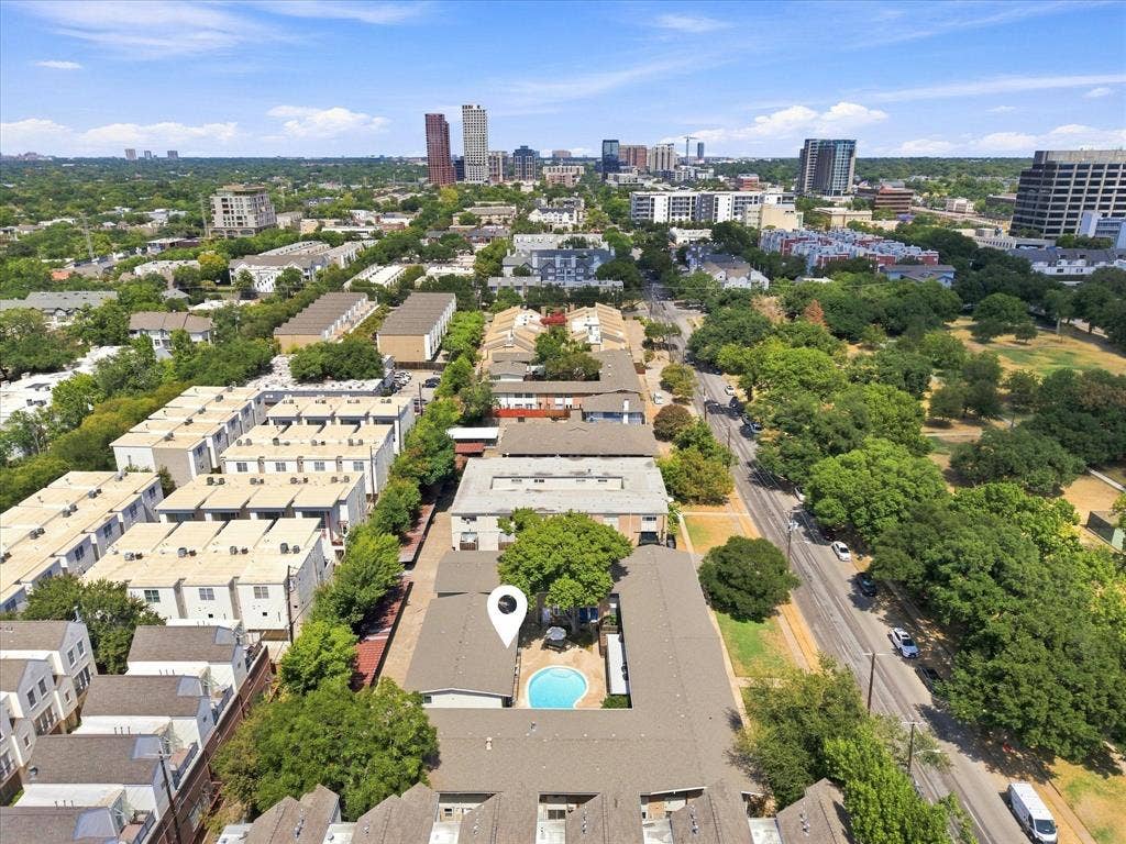 4011 Cole Avenue, #111, Dallas, TX 75204 Approximately a 10-minute walk to Knox Street shopping and dining.