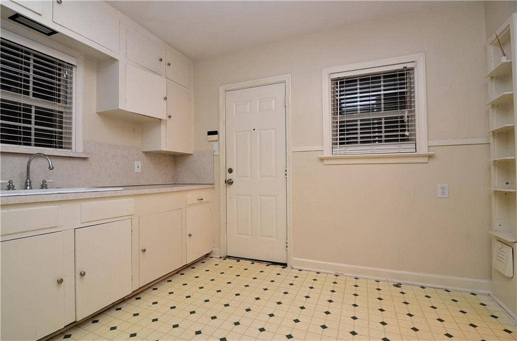 6141 Overlook Drive, Dallas, TX 75227 6141 Overlook Drive, Dallas, TX 75227