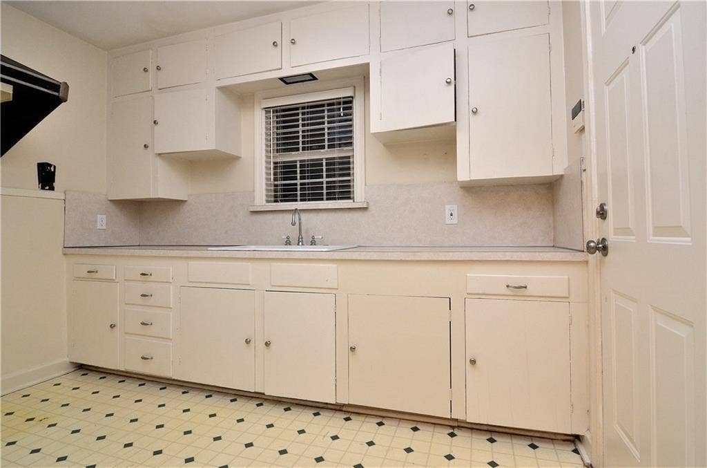6141 Overlook Drive, Dallas, TX 75227 6141 Overlook Drive, Dallas, TX 75227