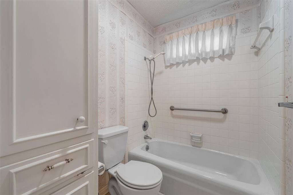 4400 Westchester Drive, Waco, TX 76710 4400 Westchester Drive, Waco, TX 76710