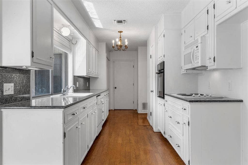 4400 Westchester Drive, Waco, TX 76710 4400 Westchester Drive, Waco, TX 76710