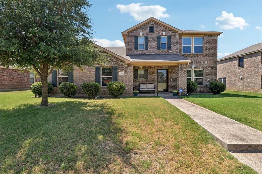 Property photo for 716 Snowy Orchid Lane, DeSoto, TX