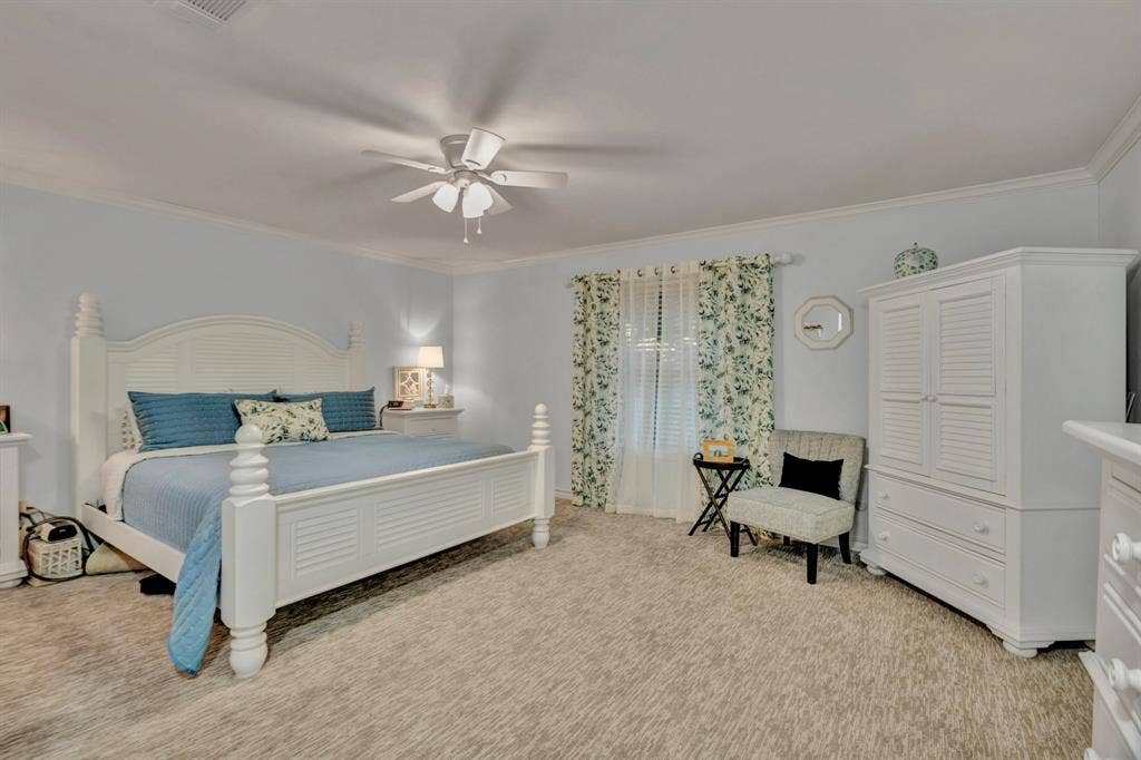 6155 Stephenson Levy Road, Fort Worth, TX 76140 Primary bedroom - has two walk-in closets