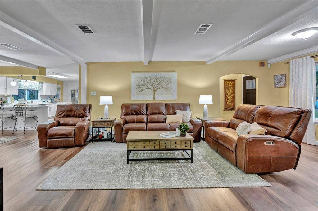 6155 Stephenson Levy Road, Fort Worth, TX 76140 Large living room - furniture can convey with a strong offer