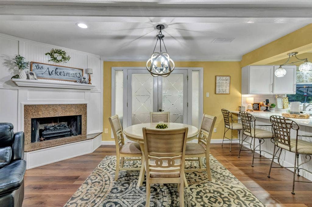 6155 Stephenson Levy Road, Fort Worth, TX 76140 Breakfast area, with double doors open up to the craft room (bonus room)