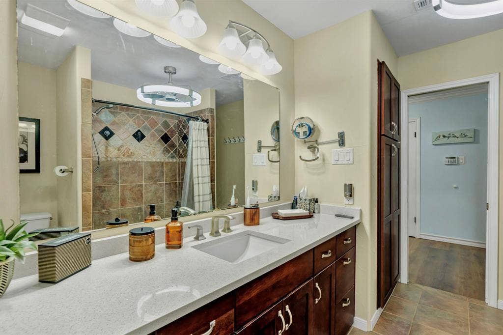 6155 Stephenson Levy Road, Fort Worth, TX 76140 Primary bathroom - has a large walk-in shower