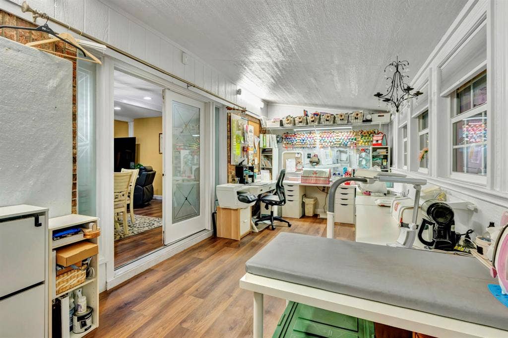 6155 Stephenson Levy Road, Fort Worth, TX 76140 This fabulous room is the current home owners dream craft room