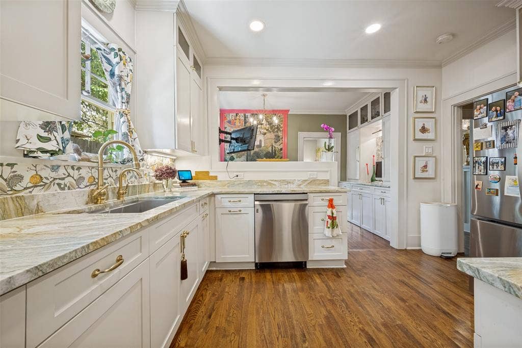 607 W Parkway Street, Denton, TX 76201 607 W Parkway Street, Denton, TX 76201