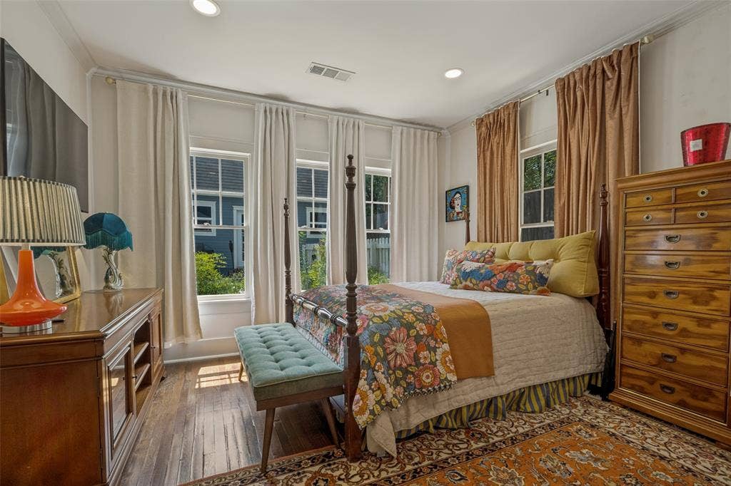 607 W Parkway Street, Denton, TX 76201 607 W Parkway Street, Denton, TX 76201
