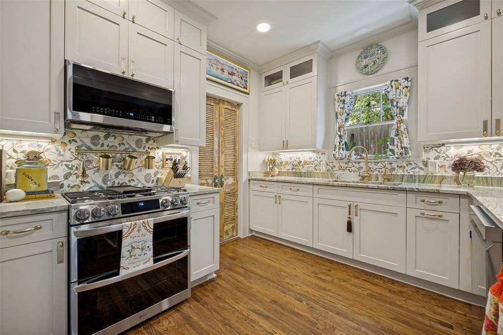 607 W Parkway Street, Denton, TX 76201 607 W Parkway Street, Denton, TX 76201