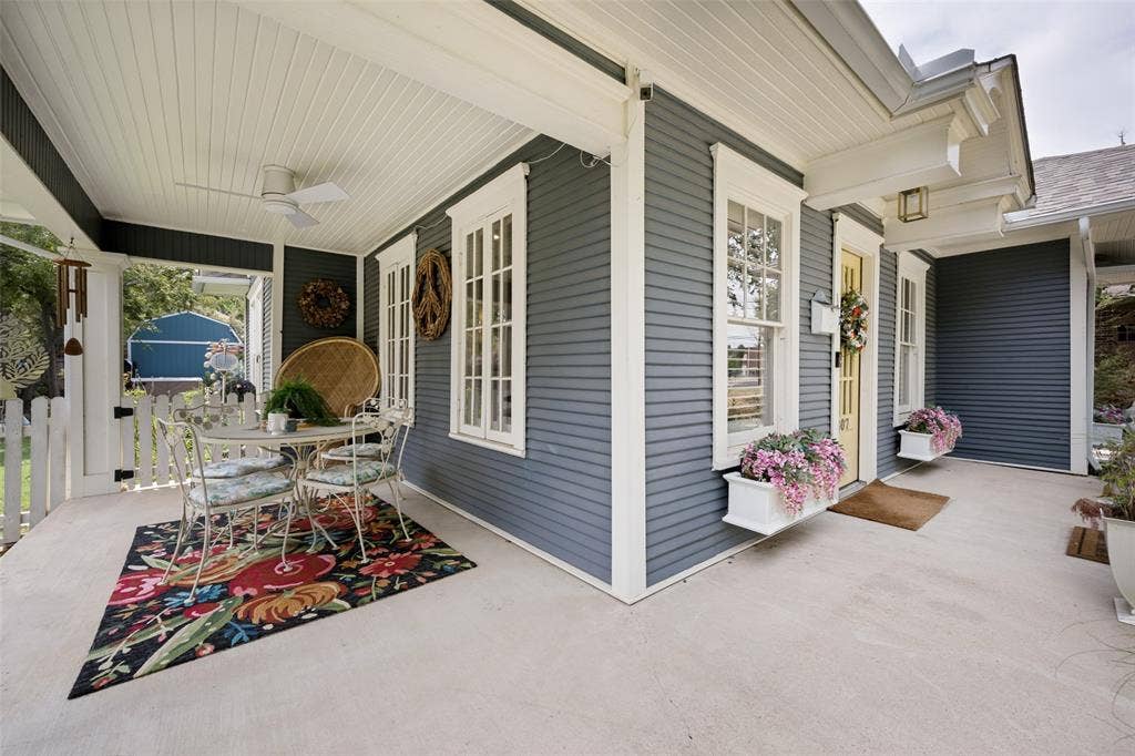 607 W Parkway Street, Denton, TX 76201 607 W Parkway Street, Denton, TX 76201