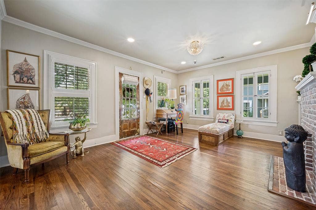 607 W Parkway Street, Denton, TX 76201 607 W Parkway Street, Denton, TX 76201