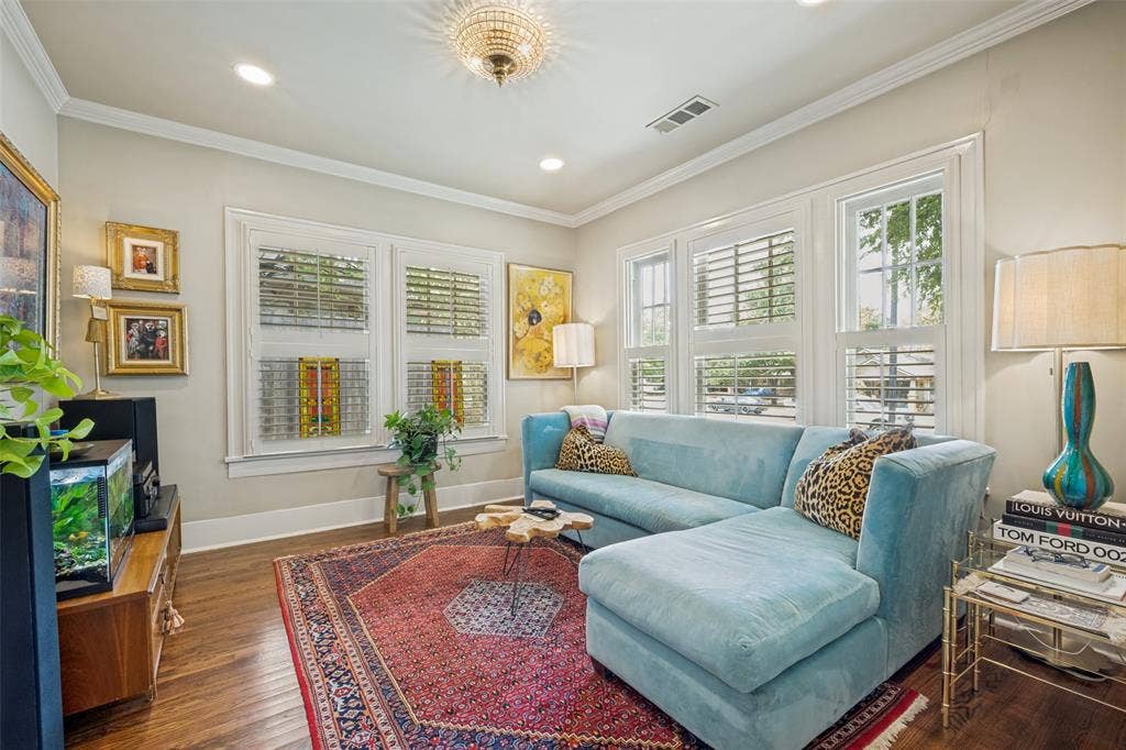 607 W Parkway Street, Denton, TX 76201 607 W Parkway Street, Denton, TX 76201