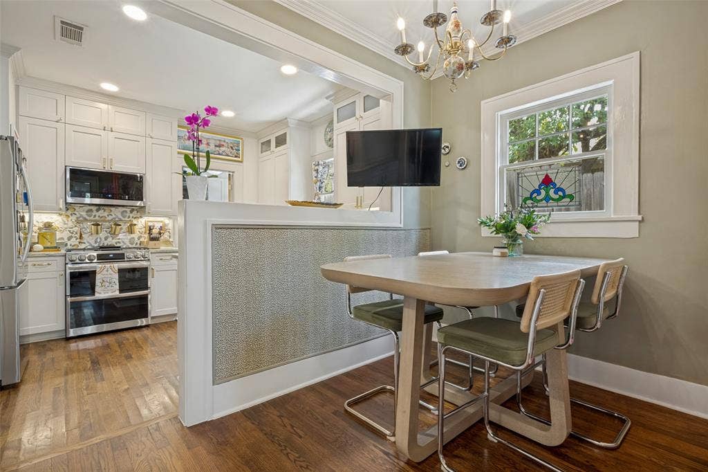 607 W Parkway Street, Denton, TX 76201 607 W Parkway Street, Denton, TX 76201