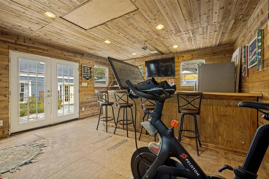607 W Parkway Street, Denton, TX 76201 Man Cave
