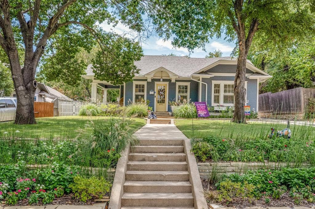607 W Parkway Street, Denton, TX 76201 607 W Parkway Street, Denton, TX 76201