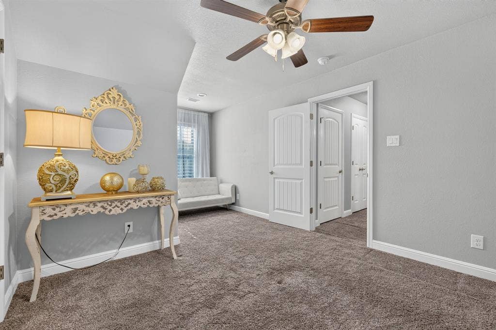 305 Donna Circle, Granbury, TX 76049 305 Donna Circle, Granbury, TX 76049