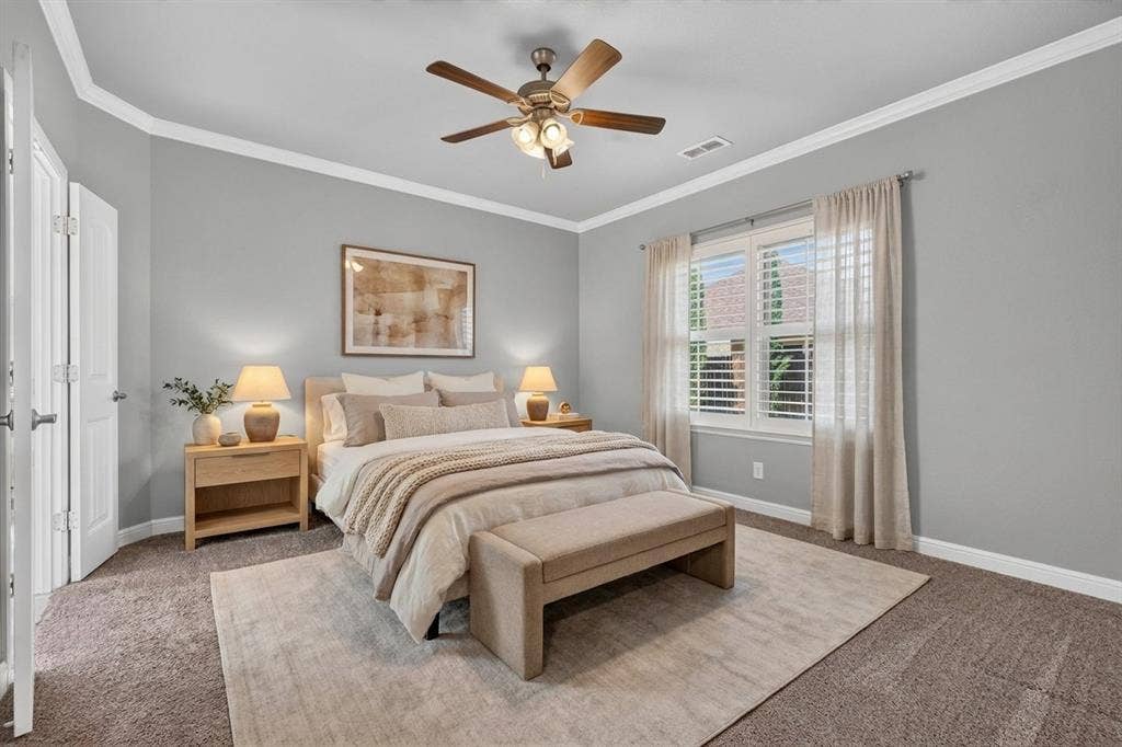 305 Donna Circle, Granbury, TX 76049 Virtually staged