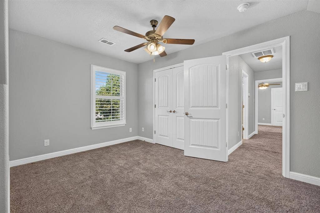305 Donna Circle, Granbury, TX 76049 305 Donna Circle, Granbury, TX 76049