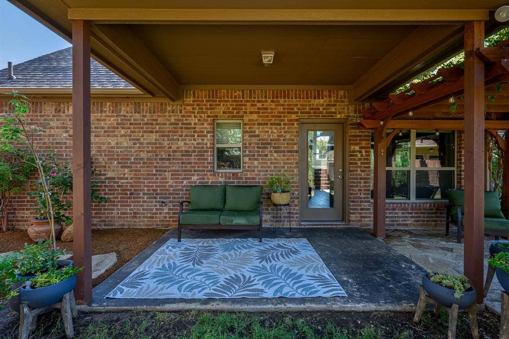 305 Donna Circle, Granbury, TX 76049 305 Donna Circle, Granbury, TX 76049