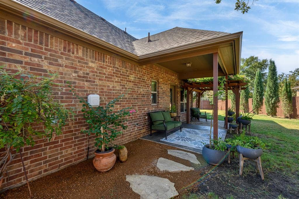 305 Donna Circle, Granbury, TX 76049 305 Donna Circle, Granbury, TX 76049