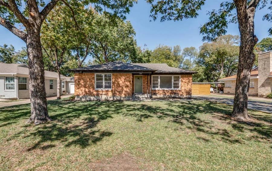 Property photo for 2433 Southwood Drive, Dallas, TX