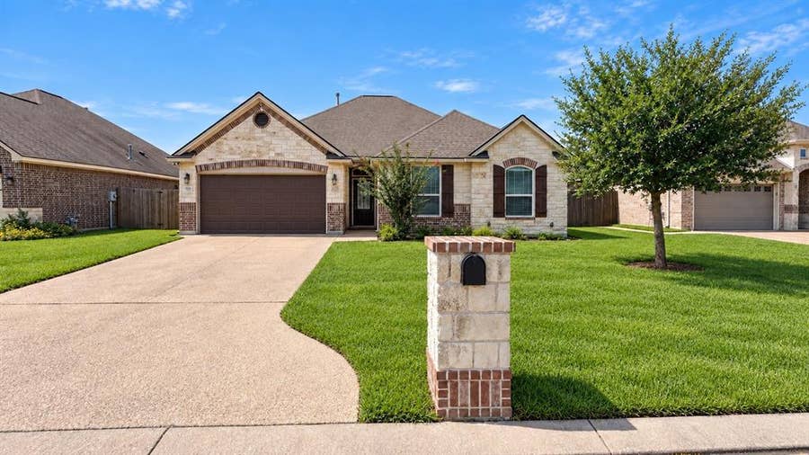 Property photo for 3108 Archer Circle, Bryan, TX