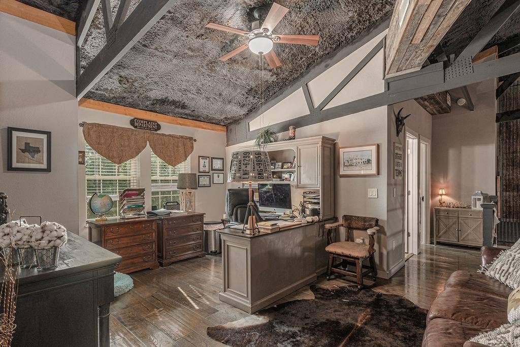 4129 County Road 4111, Campbell, TX 75422 Upstairs office