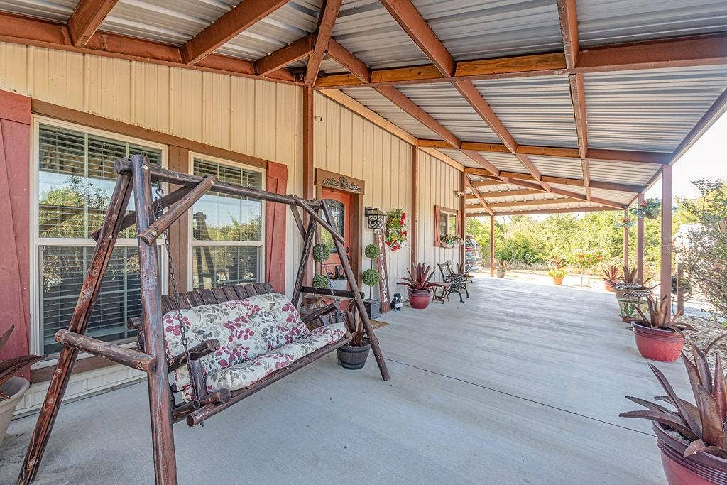 4129 County Road 4111, Campbell, TX 75422 Front porch