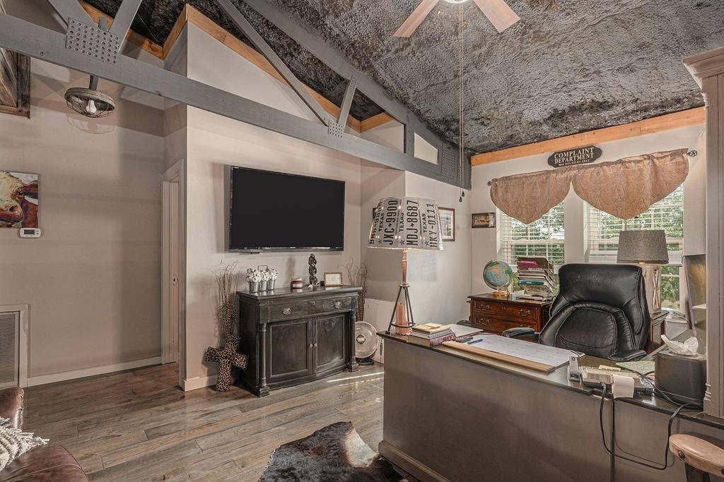 4129 County Road 4111, Campbell, TX 75422 Upstairs office