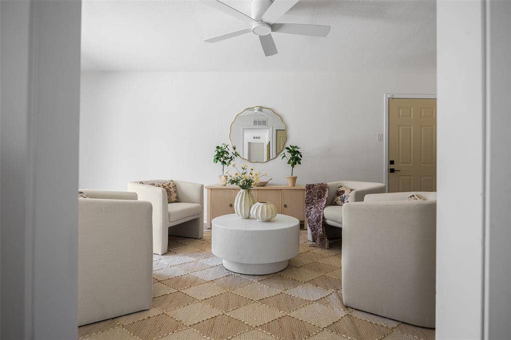 3856 Antigua Drive, Dallas, TX 75244 3856 Antigua Drive, Dallas, TX 75244