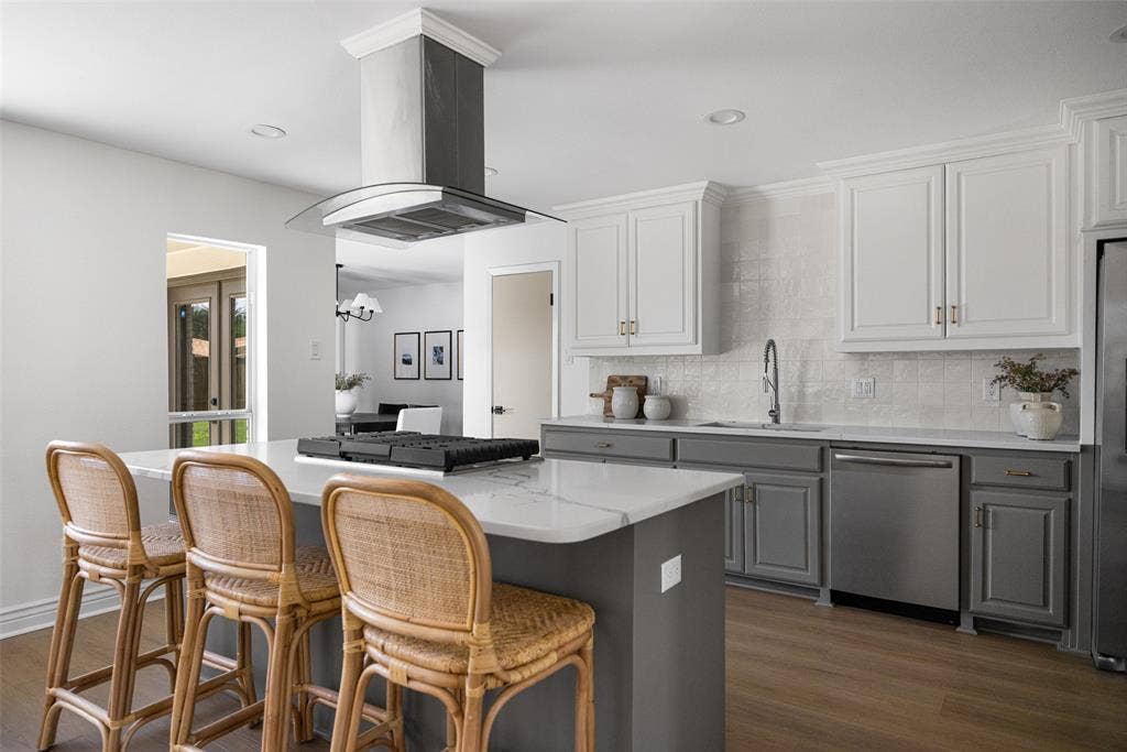 3856 Antigua Drive, Dallas, TX 75244 3856 Antigua Drive, Dallas, TX 75244